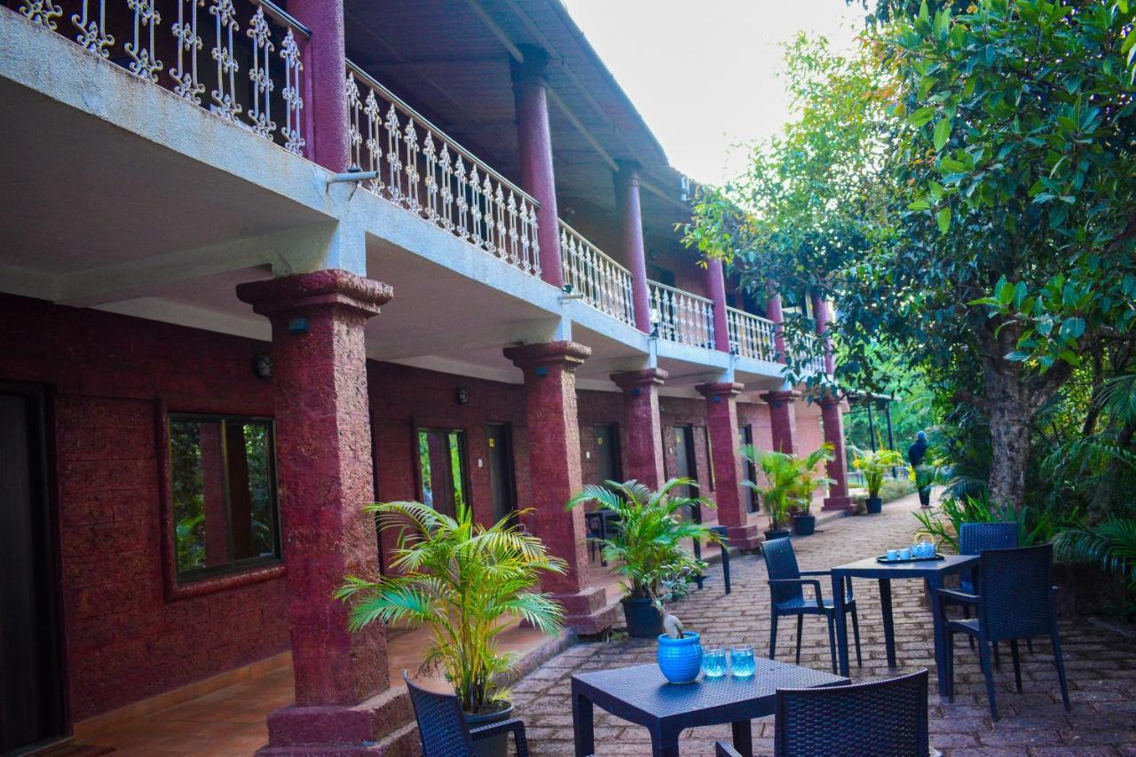 Hotel On The Rocks Mahabaleshwar Exterior photo
