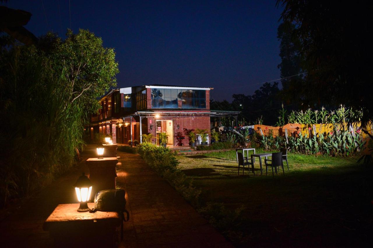 Hotel On The Rocks Mahabaleshwar Exterior photo