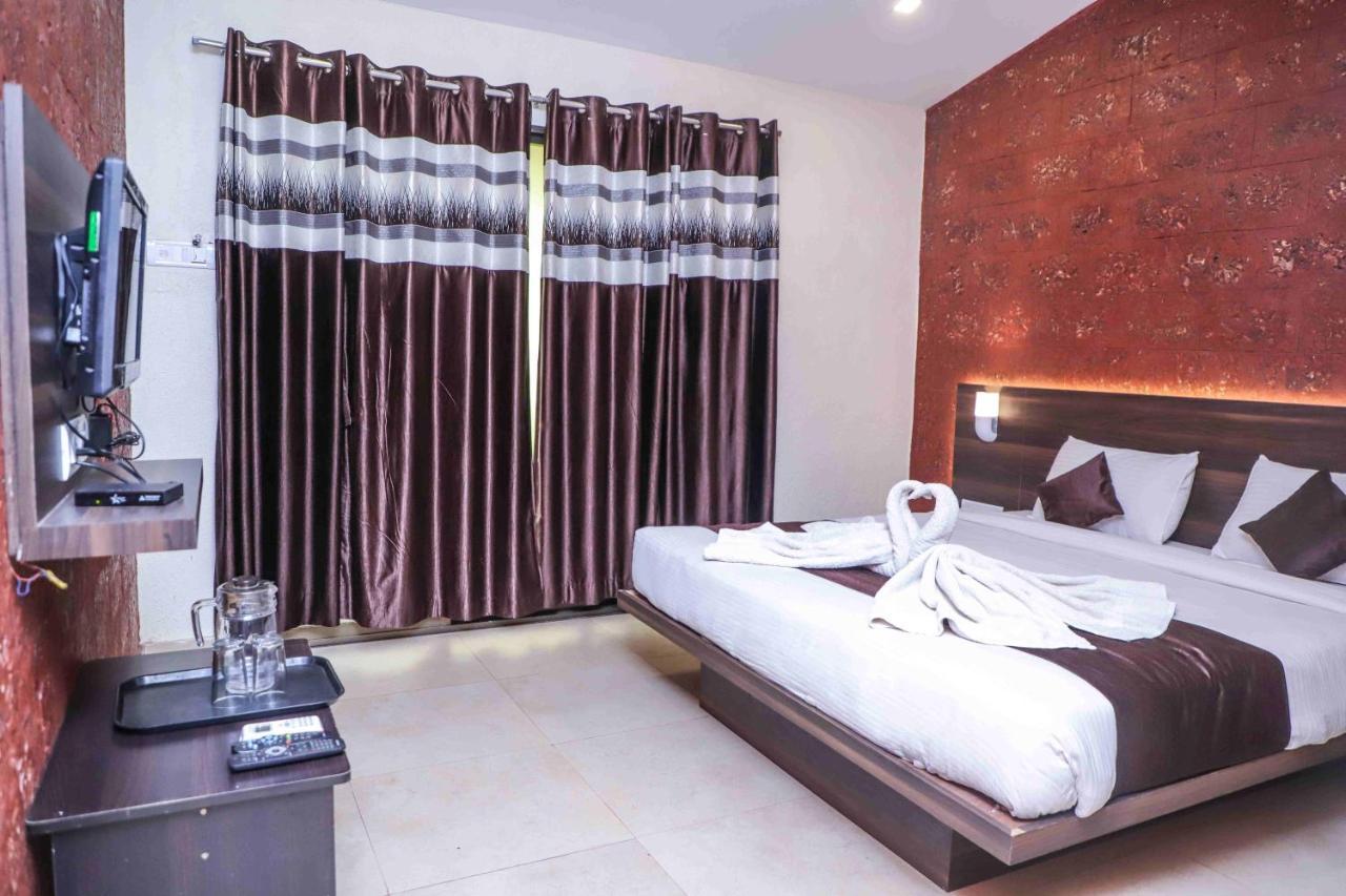 Hotel On The Rocks Mahabaleshwar Exterior photo