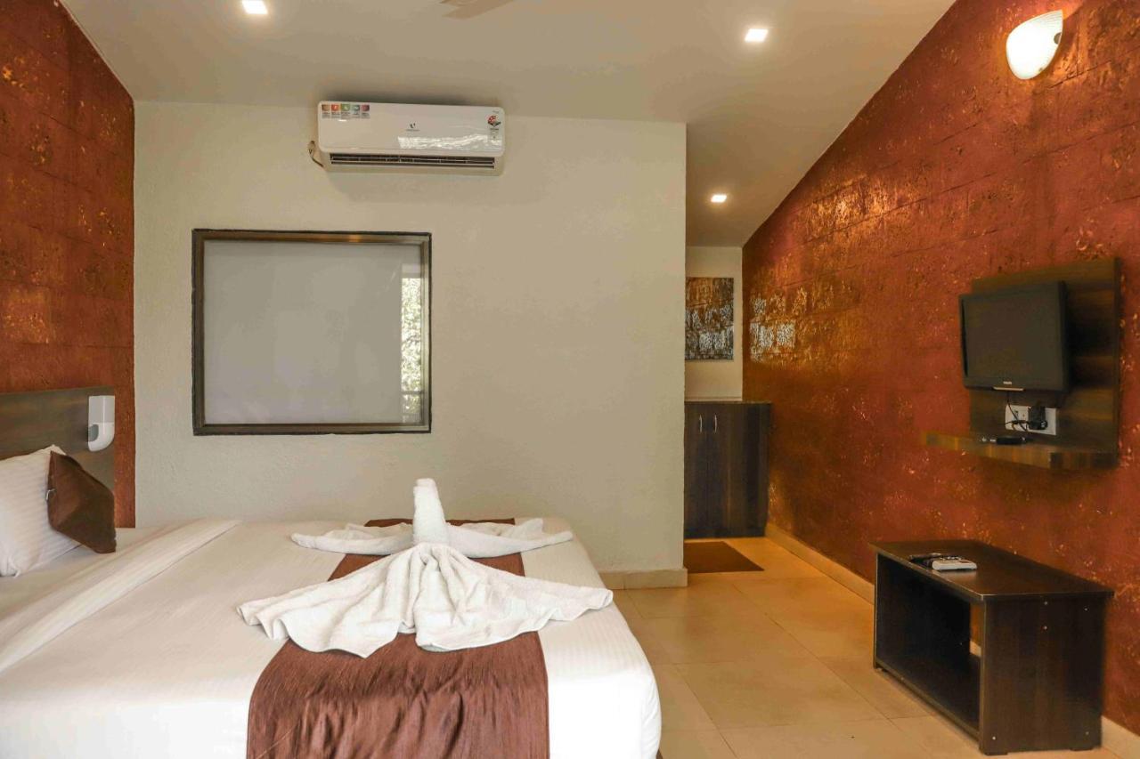 Hotel On The Rocks Mahabaleshwar Exterior photo