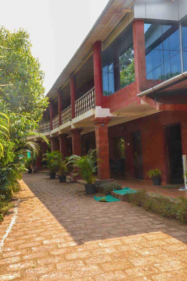 Hotel On The Rocks Mahabaleshwar Exterior photo