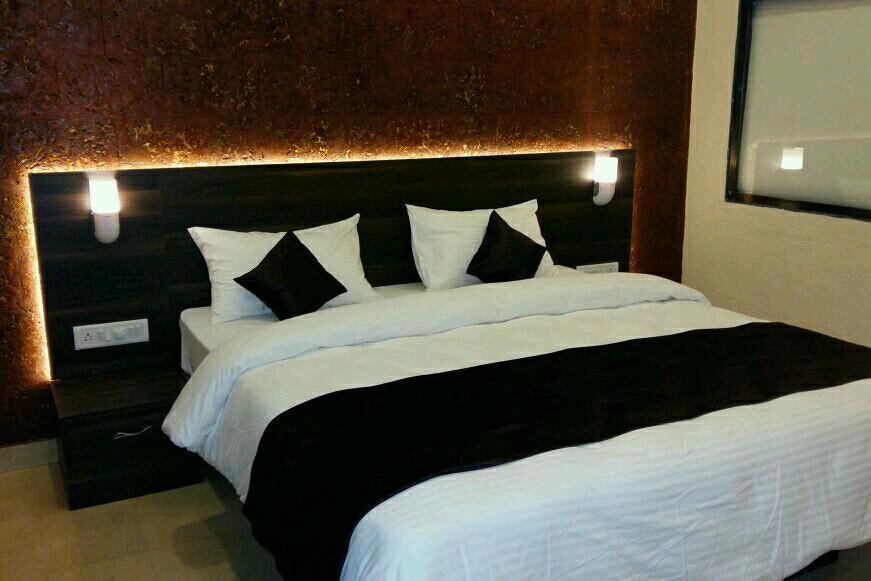 Hotel On The Rocks Mahabaleshwar Exterior photo